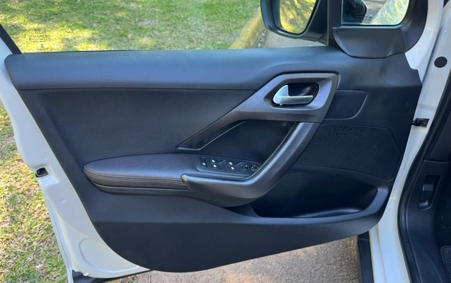 imagem-https://www.socarrao.com.br/sc-vehicle-images-prod/3849377/1789499741310-V2hhdHNBcHAgSW1hZ2UgMjAyNi0wOS0xNSBhdCAxNS4wNy40MiAoMikuanBlZw.jpeg