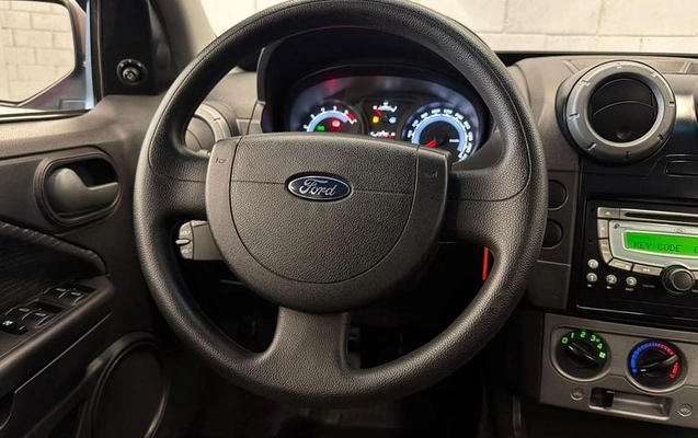 imagem-https://www.socarrao.com.br/sc-vehicle-images-prod/3850052/1789500971078-8255658_9_B_da2db1985a.jpeg