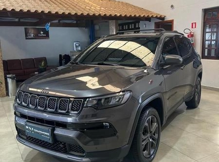Jeep Compass 2022 Cinza — foto 1 de 3