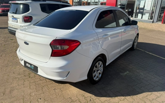 imagem-https://www.socarrao.com.br/sc-vehicle-images-prod/3850308/1789649352993-mmbyh6sGIXNZvyTEAHKKi36EdWnnIcFg.jpg