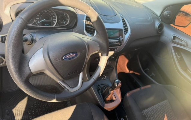 imagem-https://www.socarrao.com.br/sc-vehicle-images-prod/3850308/1789649352998-OG5PLZTqASQDJFAL7Nmxv05mYnBLbgLJ.jpg