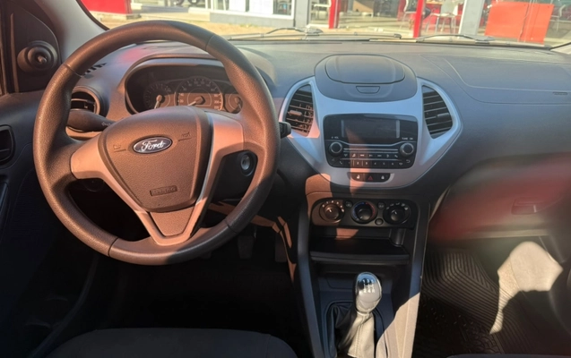 imagem-https://www.socarrao.com.br/sc-vehicle-images-prod/3850308/1789649352999-YvzV6c9vZEWKzK5ddzhxYuSBhx6GWJJk.jpg