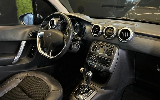 imagem-https://www.socarrao.com.br/sc-vehicle-images-prod/3850309/1789501373595-9_091643.jpg