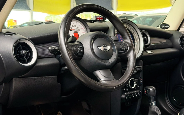 imagem-https://www.socarrao.com.br/sc-vehicle-images-prod/3850328/1789501424495-b831e00bc0ee41fd975461ec4aaf5e09_1789501391792.jpg