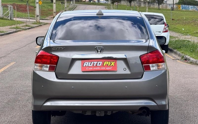 imagem-https://www.socarrao.com.br/sc-vehicle-images-prod/3850492/1789578409748-8475950_4_B_639090cc58.jpeg