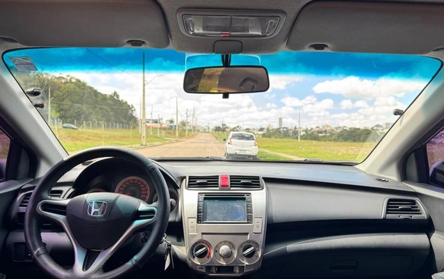 imagem-https://www.socarrao.com.br/sc-vehicle-images-prod/3850492/1789578409761-8475950_10_B_9153ad72e0.jpeg