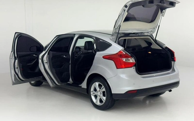 imagem-https://www.socarrao.com.br/sc-vehicle-images-prod/3850712/1789596008890-8454599_7_B_39b231d4ab.jpeg