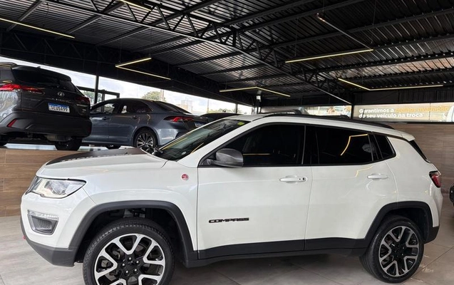 imagem-https://www.socarrao.com.br/sc-vehicle-images-prod/3850838/1789502494603-8443809_11_B_8a0b167cb5.jpeg