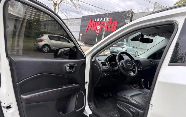 imagem-https://www.socarrao.com.br/sc-vehicle-images-prod/3850838/1789502494616-8443809_18_B_9bd3ab043c.jpeg