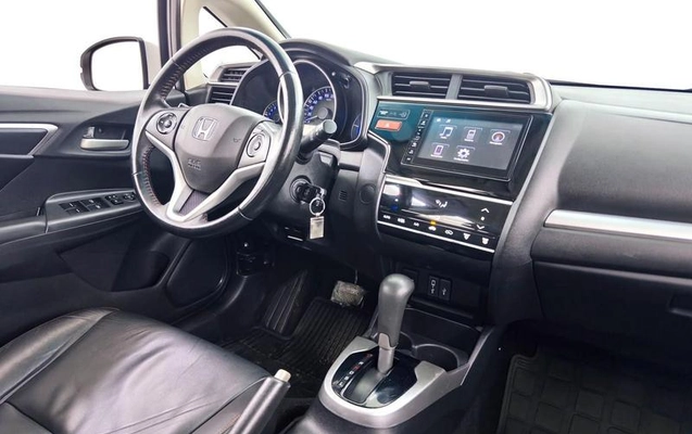 imagem-https://www.socarrao.com.br/sc-vehicle-images-prod/3851107/1789503262899-8413408_11_B_80d0ed3148.jpeg