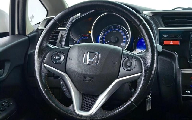 imagem-https://www.socarrao.com.br/sc-vehicle-images-prod/3851107/1789503262904-8413408_13_B_4482500d80.jpeg
