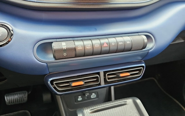 imagem-https://www.socarrao.com.br/sc-vehicle-images-prod/3851329/1792499631339-kw8C1EecJhWrl5VGaQoUZHSCVmDjrZyK.jpg