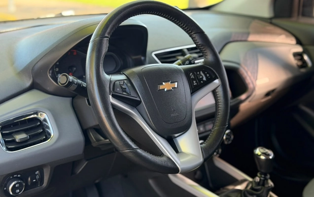 imagem-https://www.socarrao.com.br/sc-vehicle-images-prod/3851335/1789503844076-7981d096-e175-4b3c-a3a4-f953d4d6cd5e.jpg