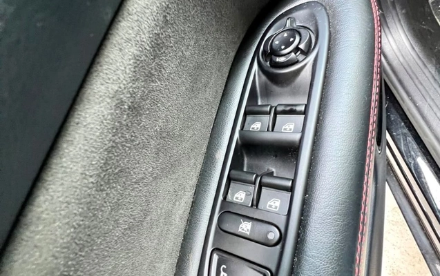 imagem-https://www.socarrao.com.br/sc-vehicle-images-prod/3851493/1789773265013-gb-8b8fc5f.jpeg