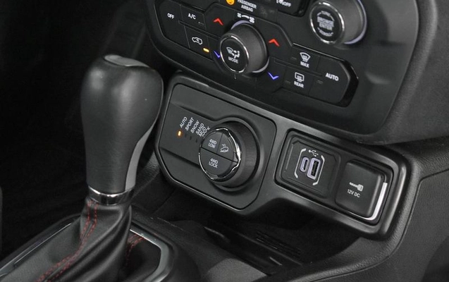 imagem-https://www.socarrao.com.br/sc-vehicle-images-prod/3851545/1789576405108-8397292_8_B_665d2607d6.jpeg