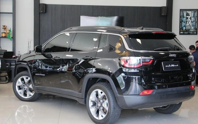 imagem-https://www.socarrao.com.br/sc-vehicle-images-prod/3852230/1789575476380-8478507_5_B_d641dacb17.jpeg