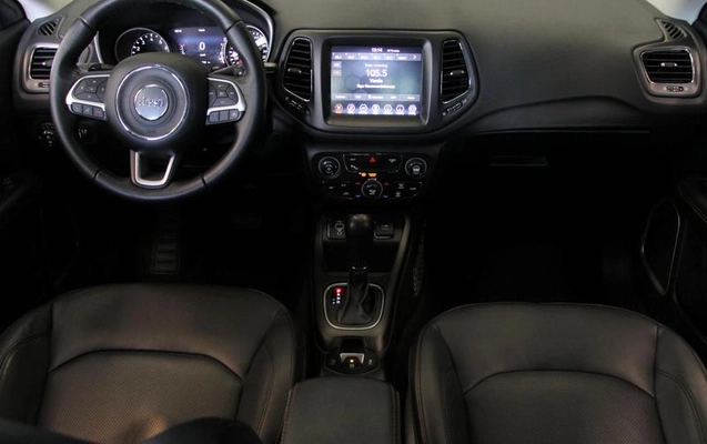 imagem-https://www.socarrao.com.br/sc-vehicle-images-prod/3852230/1789575476382-8478507_5_B_5fbc1f76e8.jpeg
