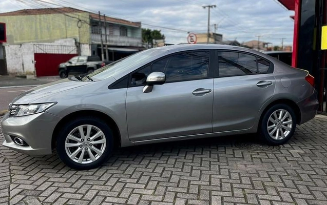 imagem-https://www.socarrao.com.br/sc-vehicle-images-prod/3852741/1789506598608-8480404_0_B_45cd76ba78.jpeg
