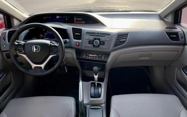 imagem-https://www.socarrao.com.br/sc-vehicle-images-prod/3852741/1789506598616-8480404_11_B_e39a687c8f.jpeg