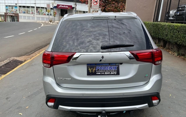 imagem-https://www.socarrao.com.br/sc-vehicle-images-prod/3853042/1789506922711-TaBBYoPCYyZ9DaYzx3WQU5lFabKVQgDA.jpg