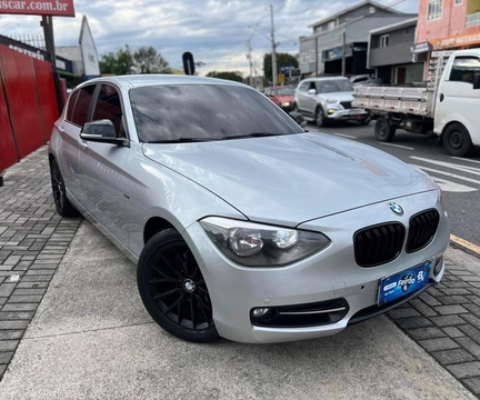 BMW 120i 2015 Prata — foto 1 de 3