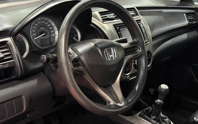 imagem-https://www.socarrao.com.br/sc-vehicle-images-prod/3853439/1789508203472-8476345_7_B_12a8c24fd2.jpeg