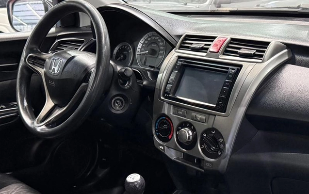 imagem-https://www.socarrao.com.br/sc-vehicle-images-prod/3853439/1789508203474-8476345_8_B_c953e5a514.jpeg