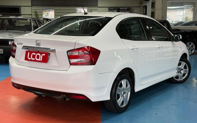 imagem-https://www.socarrao.com.br/sc-vehicle-images-prod/3853439/1789508203480-8476345_7_B_890e46ceff.jpeg