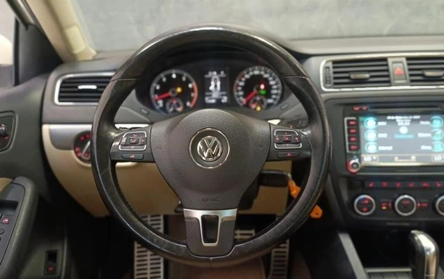 imagem-https://www.socarrao.com.br/sc-vehicle-images-prod/3853586/1789508715798-8345151_10_B_219fabaf61.jpeg