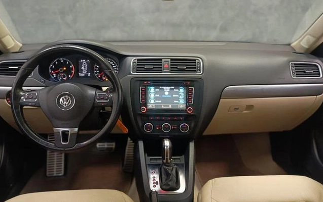 imagem-https://www.socarrao.com.br/sc-vehicle-images-prod/3853586/1789508715800-8345151_12_B_4cf035b9cb.jpeg