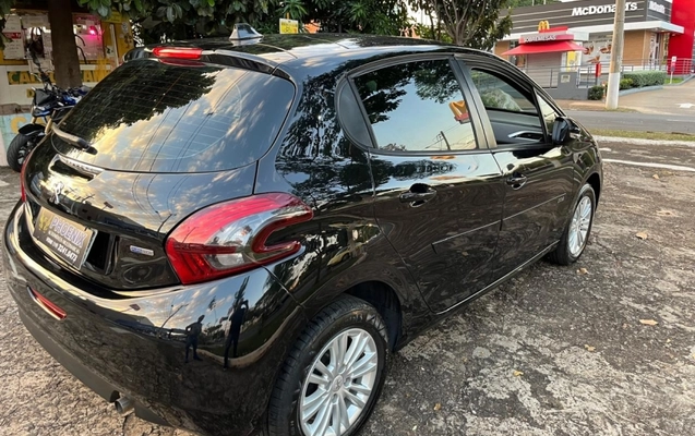 imagem-https://www.socarrao.com.br/sc-vehicle-images-prod/3853924/1789510272860-I2lUUQkS0g3fIJgnI9n4dyMgLfHPHFlz.jpg