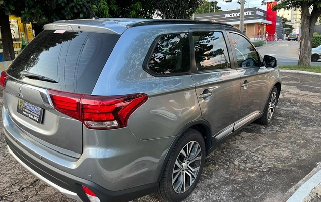 imagem-https://www.socarrao.com.br/sc-vehicle-images-prod/3854091/1789510200131-VXw3iaazP4lFG5fLin345JYgCcPSA3y9.jpg