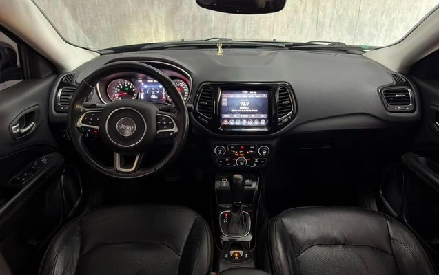 imagem-https://www.socarrao.com.br/sc-vehicle-images-prod/3854163/1790270420539-8322720_9_B_43b2613a83.jpeg