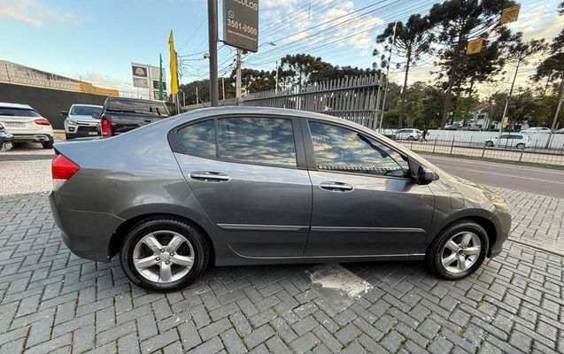imagem-https://www.socarrao.com.br/sc-vehicle-images-prod/3854429/1789585732875-8480358_3_B_e12e98d26c.jpeg