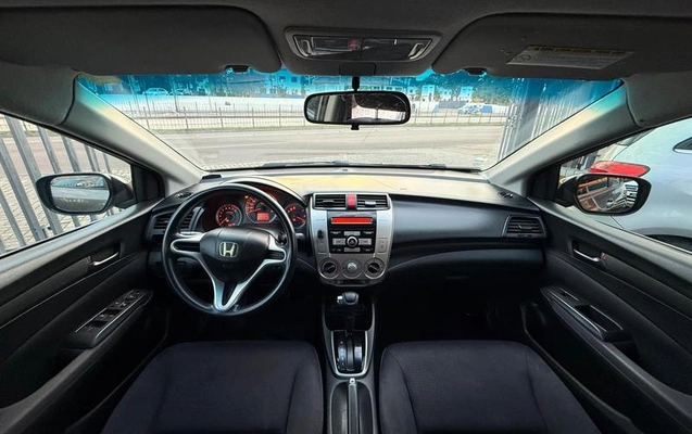 imagem-https://www.socarrao.com.br/sc-vehicle-images-prod/3854429/1789585732920-8480358_14_B_f4f18ff5a4.jpeg