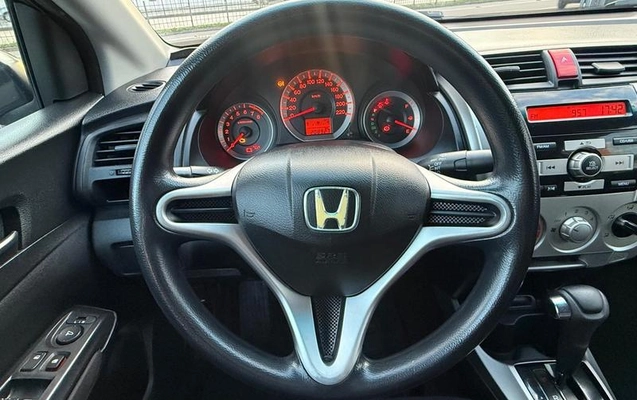 imagem-https://www.socarrao.com.br/sc-vehicle-images-prod/3854429/1789585732923-8480358_16_B_b2988b0428.jpeg