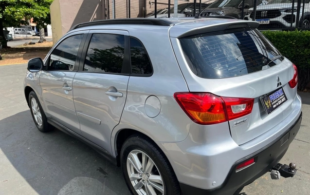 imagem-https://www.socarrao.com.br/sc-vehicle-images-prod/3854500/1789754594210-J66c7uG8JsMRc89AdEZKRcEV0k3PTRaZ.jpg