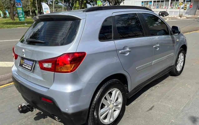 imagem-https://www.socarrao.com.br/sc-vehicle-images-prod/3854500/1789754594212-7f8pWS3OXIytlVcoUOzZZdQpozfpQaL3.jpg