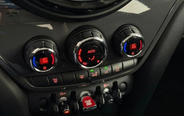 imagem-https://www.socarrao.com.br/sc-vehicle-images-prod/3854569/1789512785482-8450595_7_B_95f3d71c12.jpeg