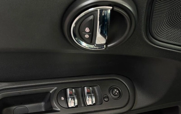 imagem-https://www.socarrao.com.br/sc-vehicle-images-prod/3854569/1789512785485-8450595_10_B_c53dee4059.jpeg