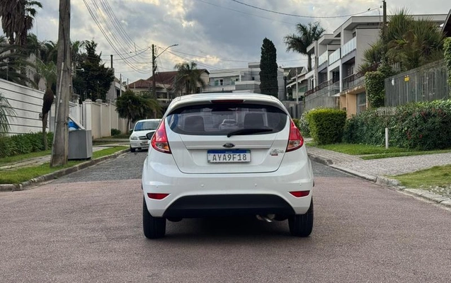 imagem-https://www.socarrao.com.br/sc-vehicle-images-prod/3858946/1789523968147-8480722_12_B_42c1934b69.jpeg