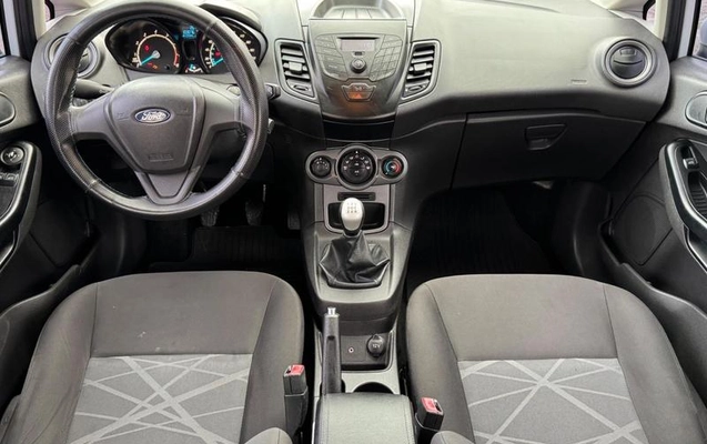 imagem-https://www.socarrao.com.br/sc-vehicle-images-prod/3858946/1789523968155-8480722_13_B_96793636d4.jpeg