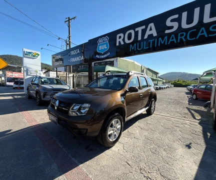 Renault Duster 2018 Marrom — foto 1 de 3
