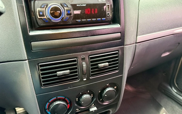 imagem-https://www.socarrao.com.br/sc-vehicle-images-prod/3871124/1789559031326-4_084341.jpg