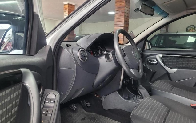 imagem-https://www.socarrao.com.br/sc-vehicle-images-prod/3871786/1789560147048-8477953_9_B_7404a2e529.jpeg
