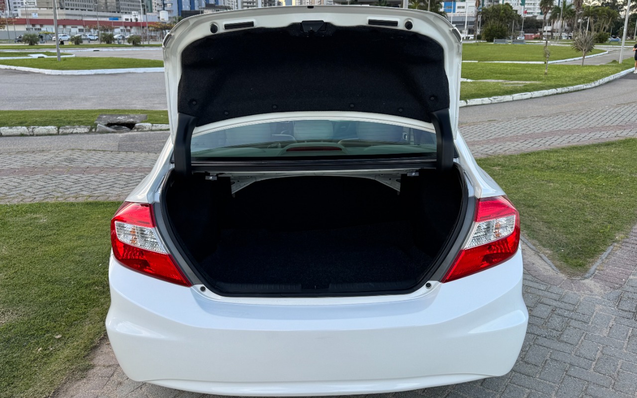 imagem-https://www.socarrao.com.br/sc-vehicle-images-prod/3872415/1789561452911-SU1HXzk4MTQuanBn.jpg