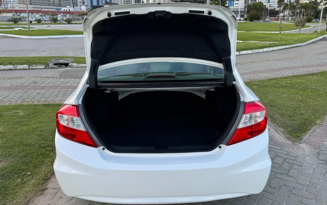 imagem-https://www.socarrao.com.br/sc-vehicle-images-prod/3872415/1789561452911-SU1HXzk4MTQuanBn.jpg
