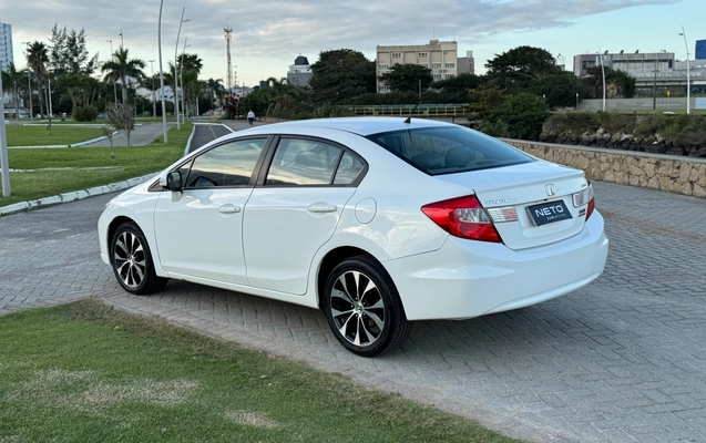 imagem-https://www.socarrao.com.br/sc-vehicle-images-prod/3872415/1789561453035-SU1HXzk4MTYuanBn.jpg
