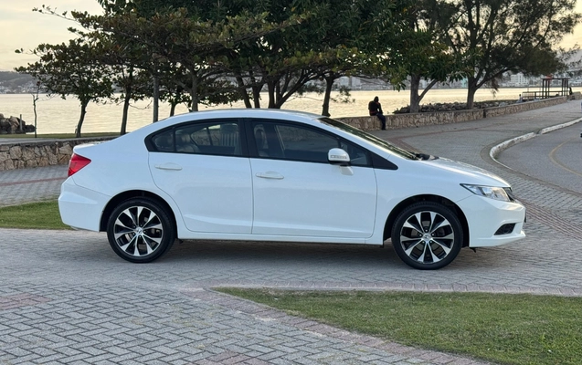 imagem-https://www.socarrao.com.br/sc-vehicle-images-prod/3872415/1789561454137-SU1HXzk4MDkuanBn.jpg