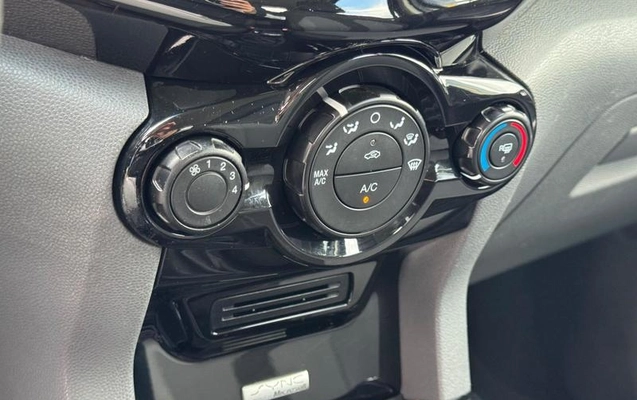 imagem-https://www.socarrao.com.br/sc-vehicle-images-prod/3872658/1789566313077-8478446_9_B_a6f8e1a496.jpeg
